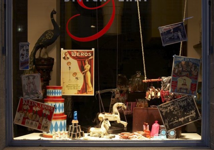 Der Zirkus ist in der Stadt oder neue Schaufensterdekoration bei Bitter & Zart Der Zirkus ist in der Stadt oder neue Schaufensterdekoration bei Bitter & Zart