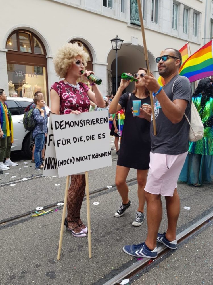 Kunterbunt und Lebensfroh: Der CSD in Frankfurt Kunterbunt und Lebensfroh: Der CSD in Frankfurt